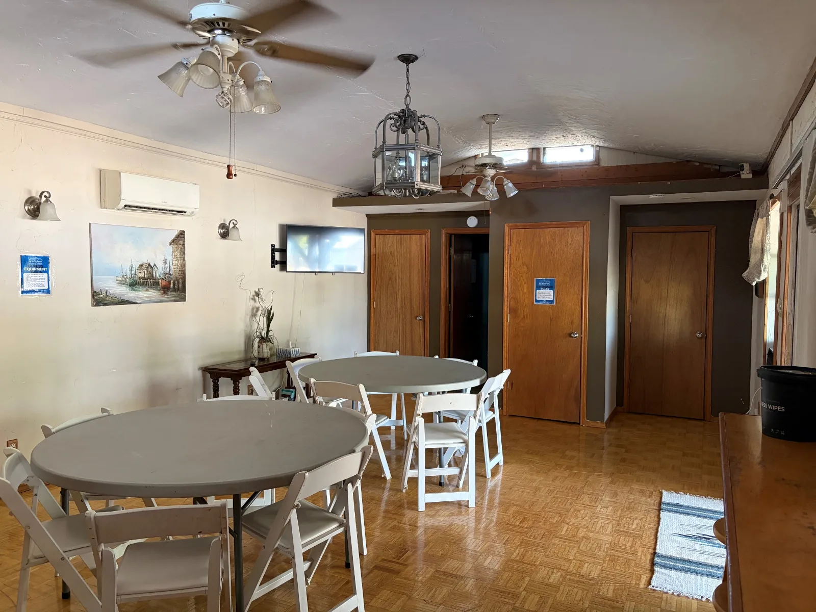 Tables and chairs in the bathhouse lounge