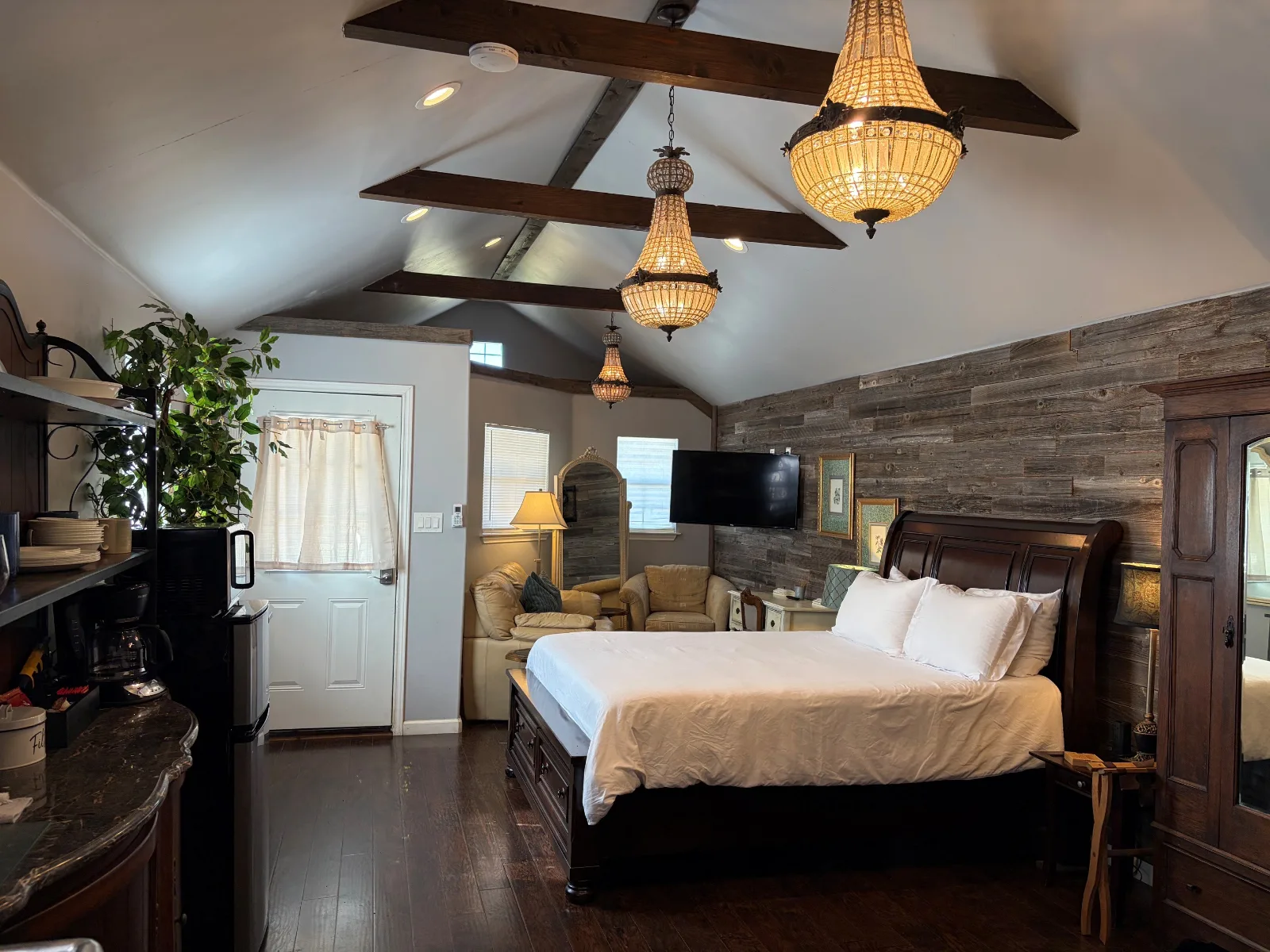 The bed in Cabin 2 with the bathroom beyond