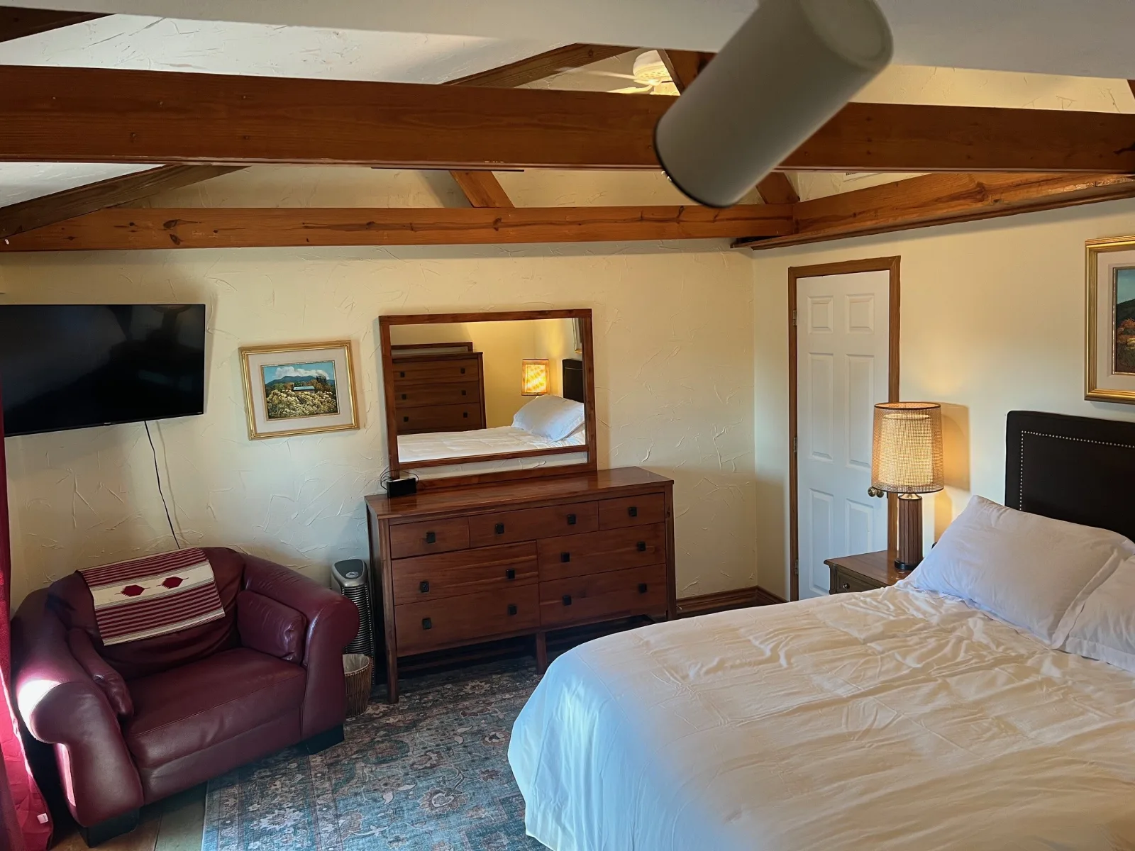 The primary bedroom in Cabin 3